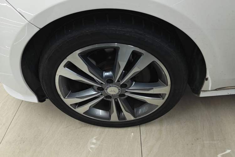 Used Mercedes-Benz E-Class 2015 Revised E 180 L Sport Edition Left Front Wheel Hub