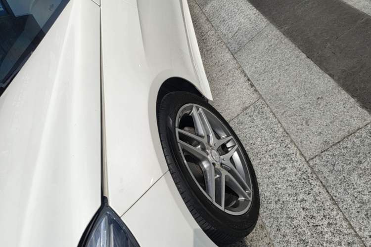 Used Mercedes-Benz E-Class 2015 Restyled E 260 L Sport Edition Left Front Wheel Hub