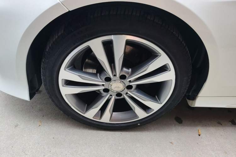 Used Mercedes-Benz E-Class 2015 Restyled E 260 L Sport Edition Left Front Wheel Hub