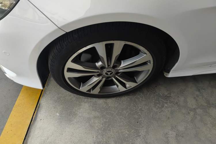 Used Mercedes-Benz E-Class 2015 E 260 L Sport Edition Left Front Wheel Hub