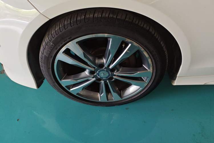 Used Mercedes-Benz E-Class 2015 E 260 L Sport Edition Left Front Wheel Hub