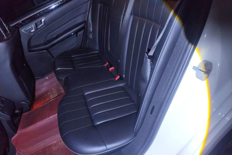 Used Mercedes-Benz E-Class 2015 E 260 L Sport Edition Left Rear Seat