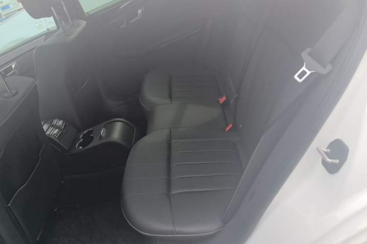 Used Mercedes-Benz E-Class 2015 E 260 L Sport Edition Left Rear Seat