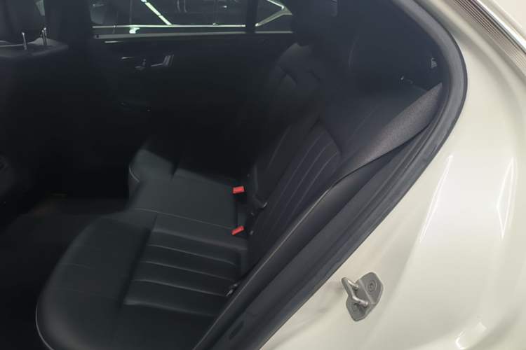 Used Mercedes-Benz E-Class 2015 E 260 L Sport Edition Left Rear Seat
