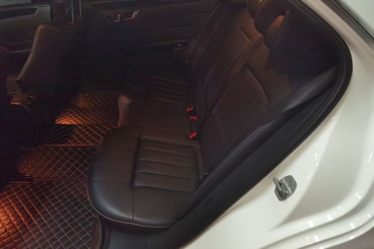 Used Mercedes-Benz E-Class 2015 E 260 L Sport & Fashion Model Left Rear Seat