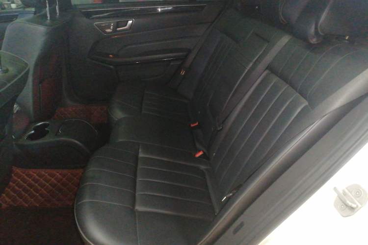 Used Mercedes-Benz E-Class 2015 E 260 L Sport & Fashion Model Left Rear Seat