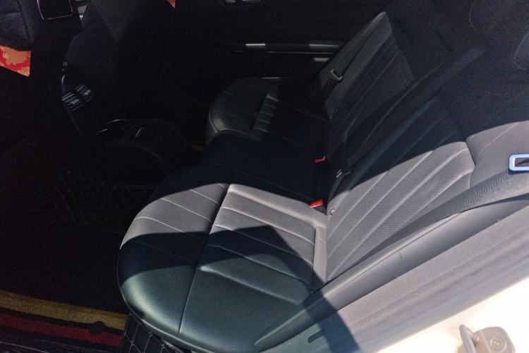 Used Mercedes-Benz E-Class 2015 E 260 L Sport & Fashion Model Left Rear Seat