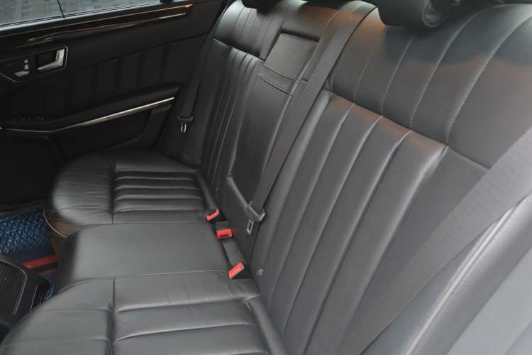 Used Mercedes-Benz E-Class 2015 E 320 L 4MATIC Left Rear Seat