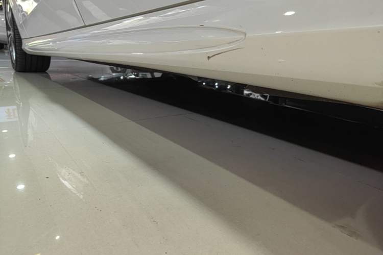 Used Mercedes-Benz E-Class 2015 Restyled E 260 L Sport Edition Left Side Sill