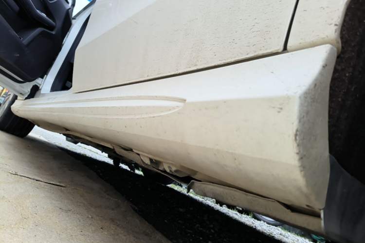 Used Mercedes-Benz E-Class 2015 Restyled E 260 L Sport Edition Left Side Sill