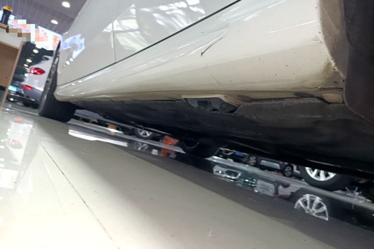 Used Mercedes-Benz E-Class 2015 Restyled E 260 L Sport Edition Left Side Sill