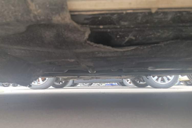 Used Mercedes-Benz E-Class 2015 E 260 L Sport Edition Left Side Sill