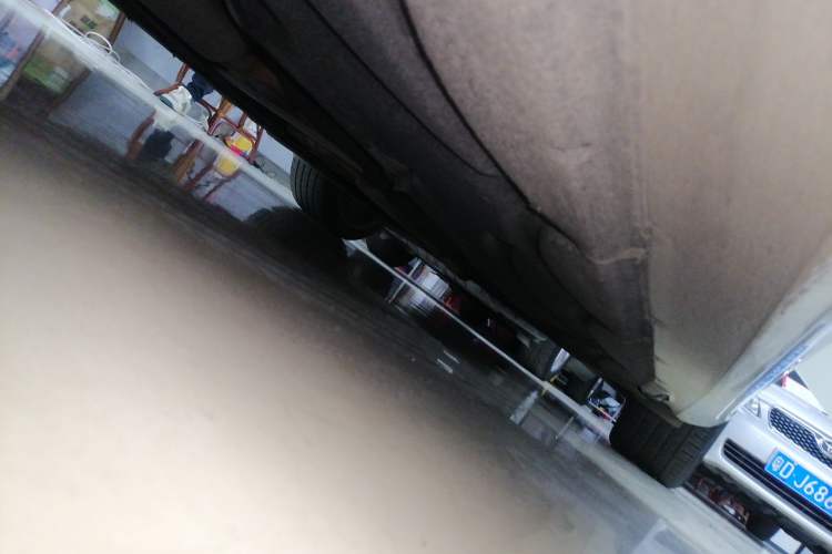Used Mercedes-Benz E-Class 2015 E 260 L Sport & Fashion Model Left Side Sill
