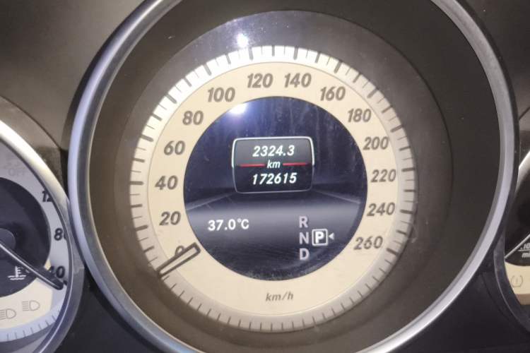 Used Mercedes-Benz E-Class 2015 Facelift E 200 L Sport Edition Odometer Close Up