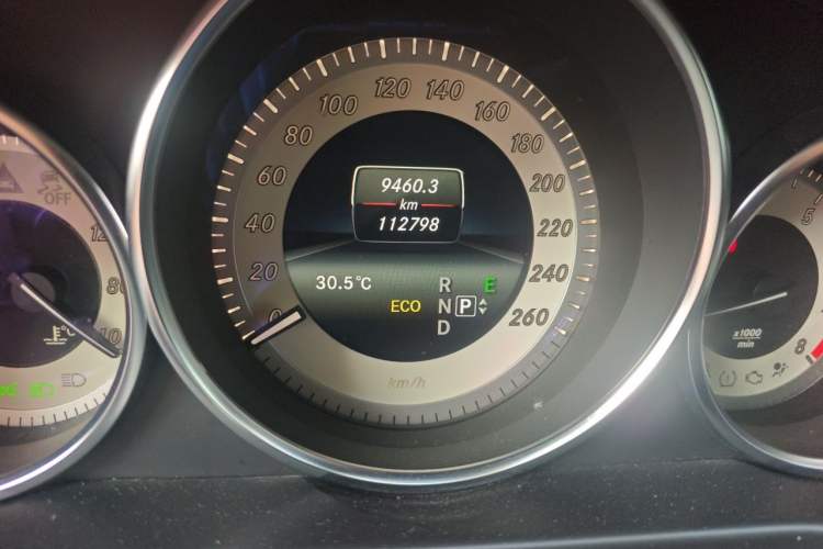 Used Mercedes-Benz E-Class 2015 E 260 L Sport & Fashion Model Odometer Close Up
