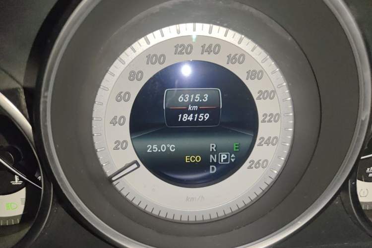 Used Mercedes-Benz E-Class 2015 E 260 L Sport Edition Odometer Close Up
