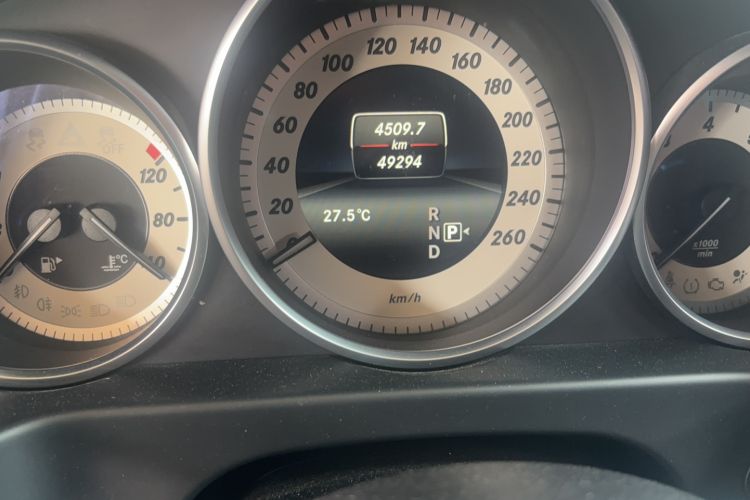 Used Mercedes-Benz E-Class 2015 Facelift E 200 L Sport Edition Odometer Close Up