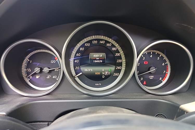 Used Mercedes-Benz E-Class 2015 E 200 L Odometer Close Up