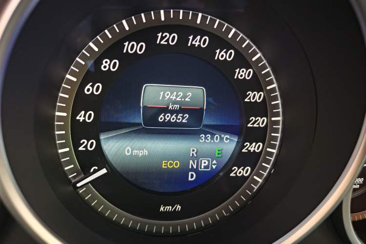 Used Mercedes-Benz E-Class 2015 E 200 L Odometer Close Up