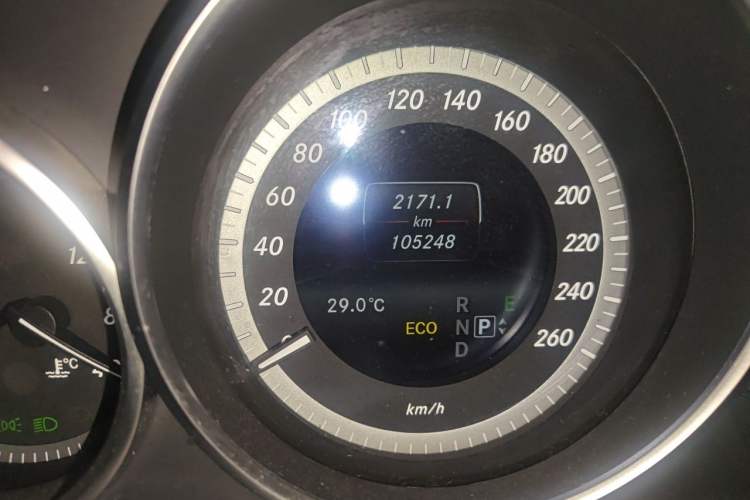 Used Mercedes-Benz E-Class 2015 E 320 L 4MATIC Odometer Close Up