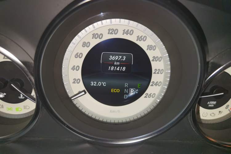 Used Mercedes-Benz E-Class 2015 E 260 L Sport & Fashion Model Odometer Close Up