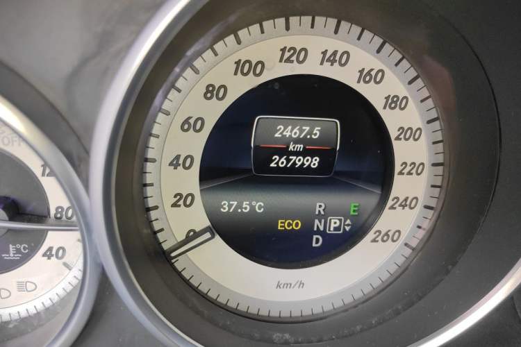 Used Mercedes-Benz E-Class 2015 E 260 L Sport Luxury Model Odometer Close Up