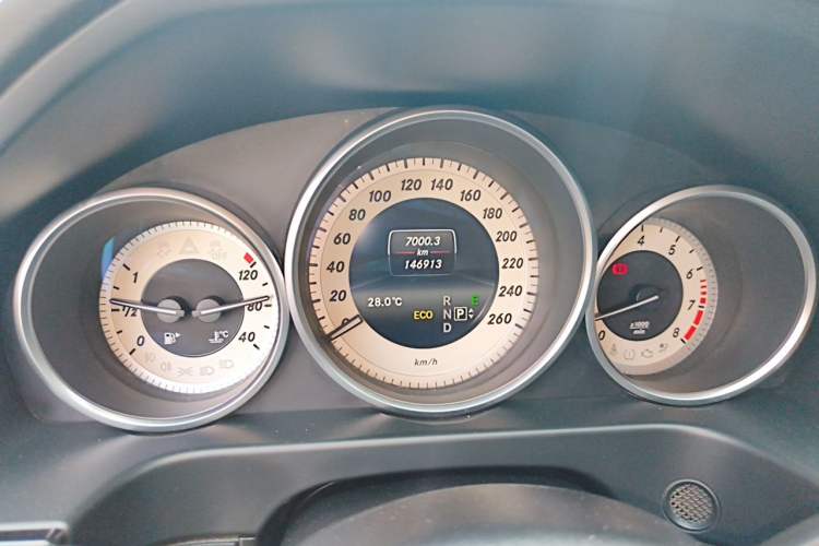 Used Mercedes-Benz E-Class 2015 E 260 L Sport Edition Odometer Close Up
