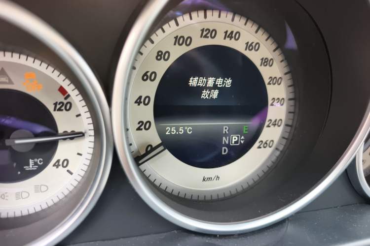 Used Mercedes-Benz E-Class 2015 Revised E 260 L Sporty and Stylish Edition Odometer Close Up