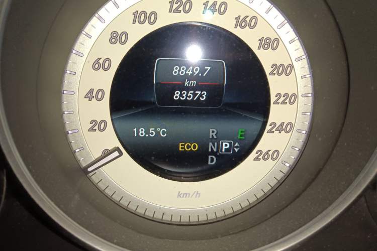Used Mercedes-Benz E-Class 2015 E 200 L Sport Edition Odometer Close Up