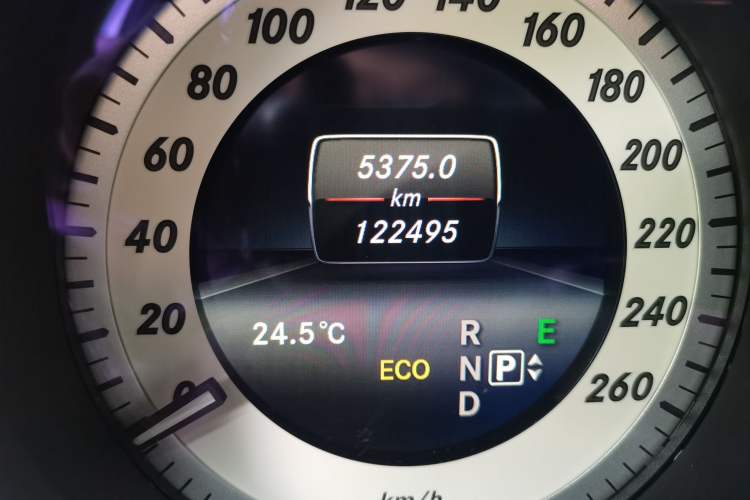 Used Mercedes-Benz E-Class 2015 E 260 L Sport Luxury Model Odometer Close Up