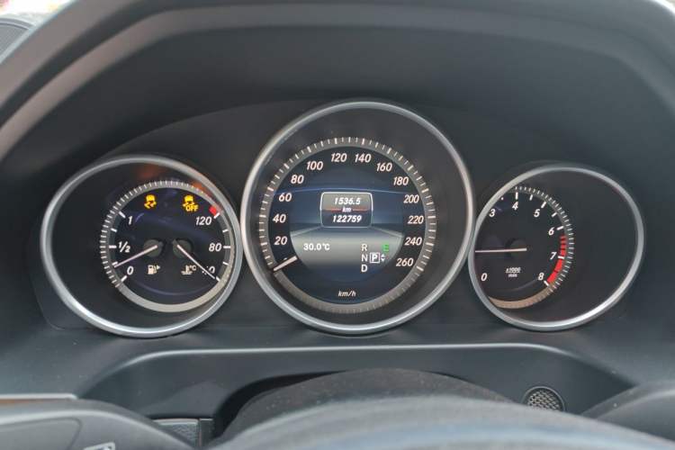 Used Mercedes-Benz E-Class 2015 E 320 L 4MATIC Odometer Close Up
