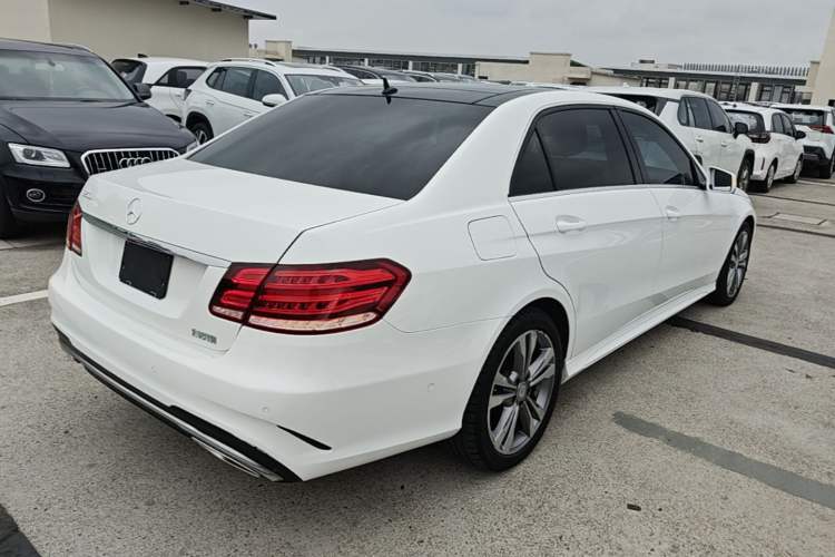 Used Mercedes-Benz E-Class 2015 E 260 L Sport & Fashion Model Rear Right 45 Deg