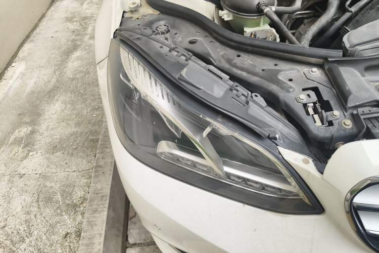Used Mercedes-Benz E-Class 2015 E 200 L Sport Edition Right Front Headlight