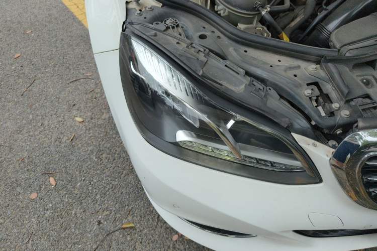 Used Mercedes-Benz E-Class 2015 E 200 L Right Front Headlight