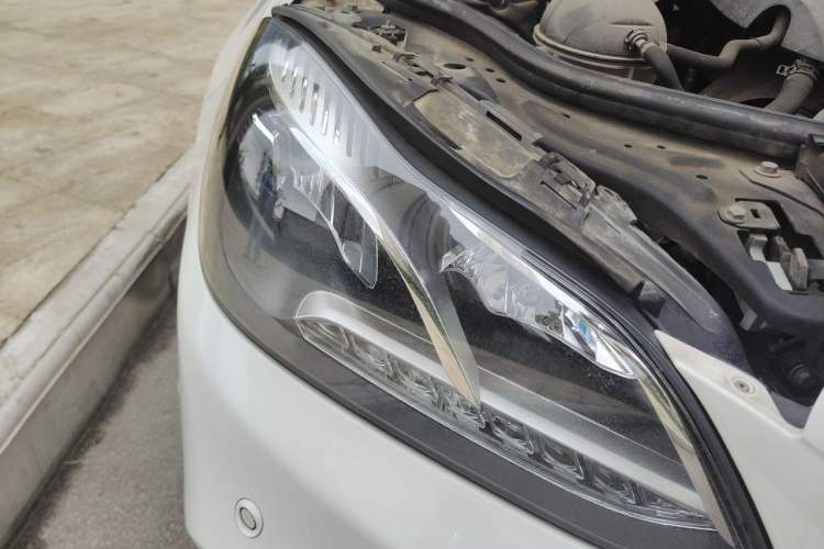 Used Mercedes-Benz E-Class 2015 Facelift E 200 L Sport Edition Right Front Headlight