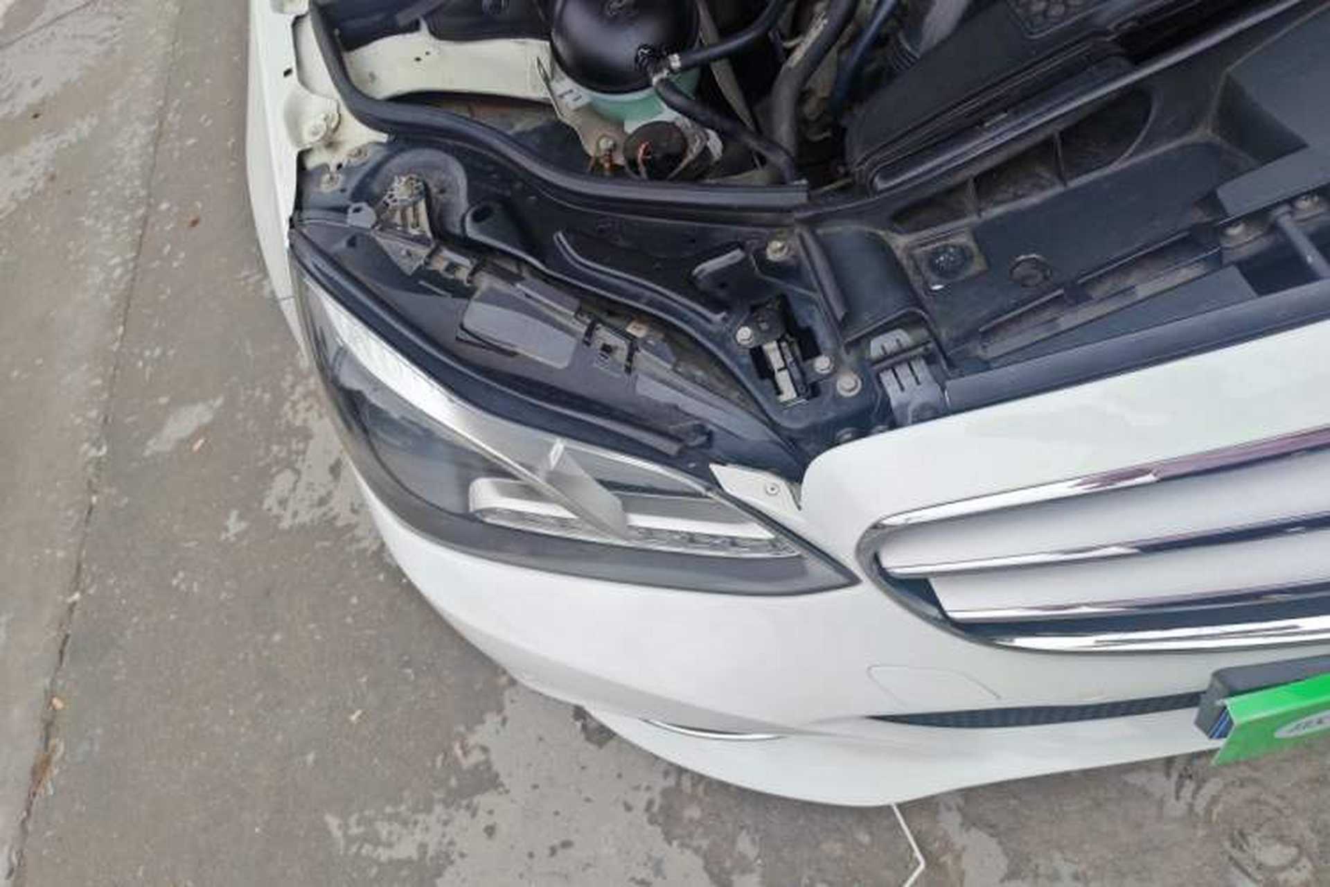Used Mercedes-Benz E-Class 2015 E 200 L Sport Edition Right Front Headlight