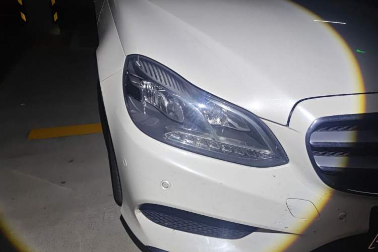 Used Mercedes-Benz E-Class 2015 E 260 L Sport Edition Right Front Headlight