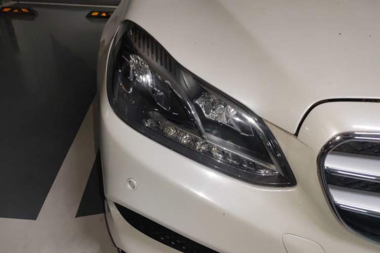 Used Mercedes-Benz E-Class 2015 E 260 L Sport Edition Right Front Headlight