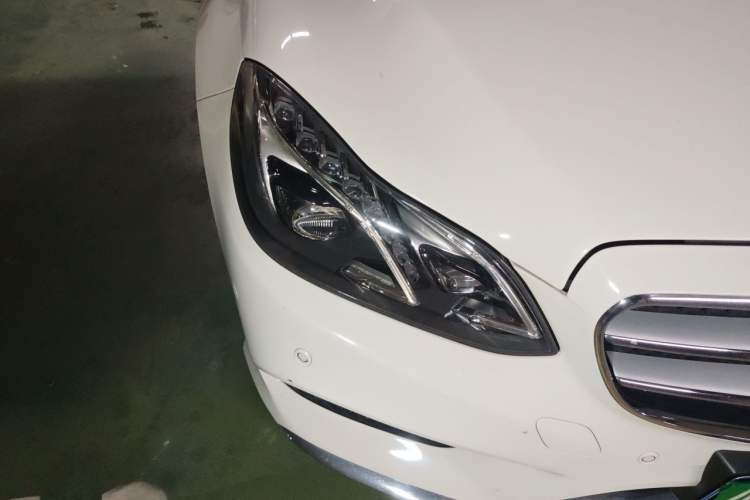 Used Mercedes-Benz E-Class 2015 E 260 L Sport & Fashion Model Right Front Headlight