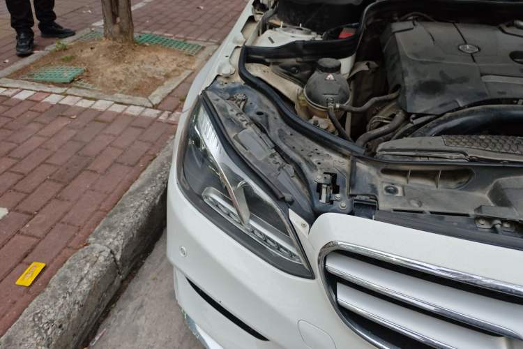 Used Mercedes-Benz E-Class 2015 Restyled E 260 L Sport Edition Right Front Headlight
