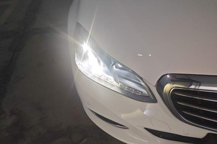 Used Mercedes-Benz E-Class 2015 E 200 L Right Front Headlight