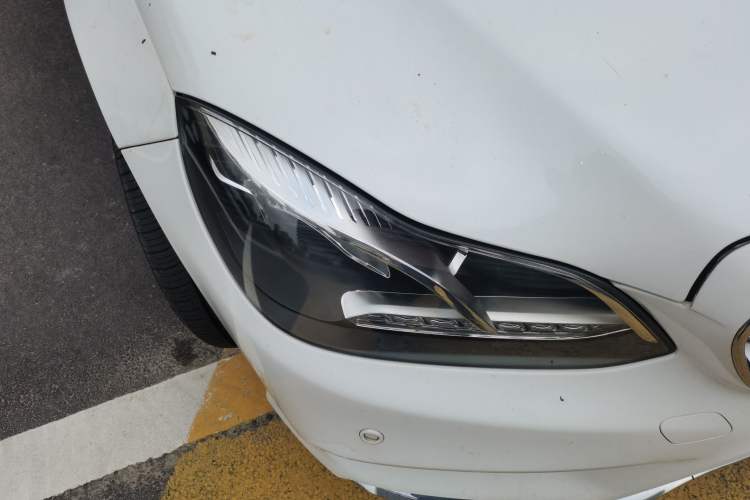 Used Mercedes-Benz E-Class 2015 E 260 L Sport Edition Right Front Headlight