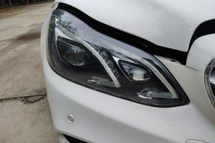 Used Mercedes-Benz E-Class 2015 E 400 L Sport Luxury 4MATIC Right Front Headlight
