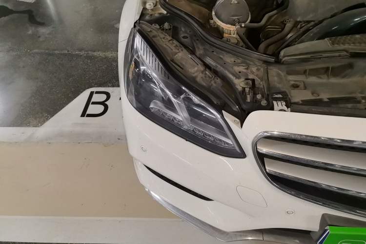 Used Mercedes-Benz E-Class 2015 Restyled E 260 L Sport Edition Right Front Headlight