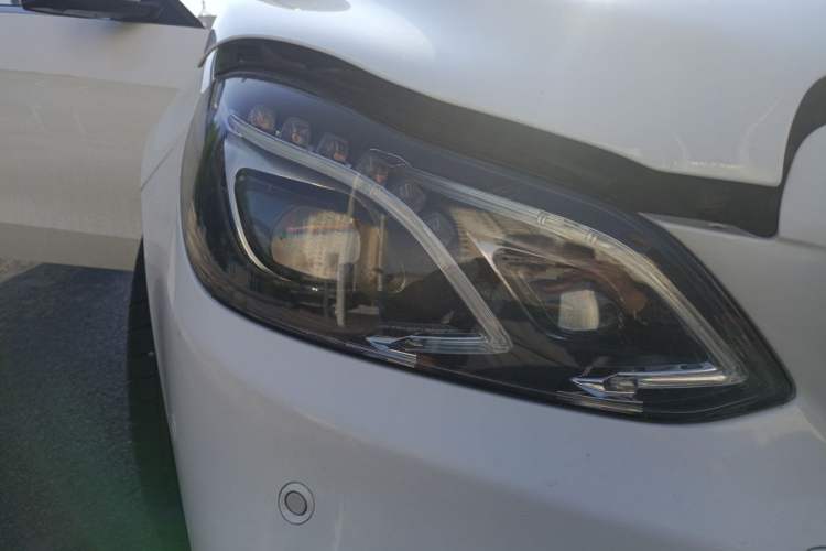 Used Mercedes-Benz E-Class 2015 Restyled E 260 L Sport Edition Right Front Headlight