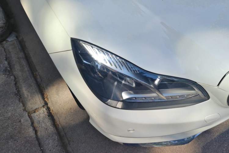 Used Mercedes-Benz E-Class 2015 E 260 L Sport Edition Right Front Headlight