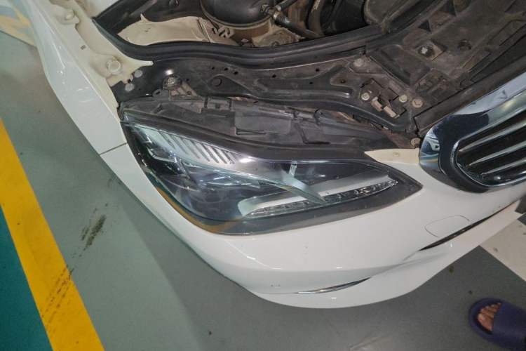 Used Mercedes-Benz E-Class 2015 E 200 L Right Front Headlight