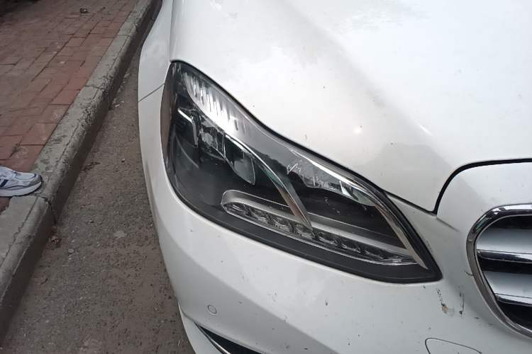 Used Mercedes-Benz E-Class 2015 Revised E 180 L Sport Edition Right Front Headlight