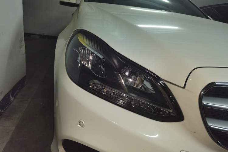 Used Mercedes-Benz E-Class 2015 E 260 L Sport & Fashion Model Right Front Headlight
