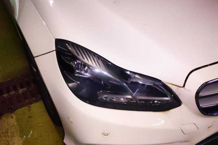 Used Mercedes-Benz E-Class 2015 E 260 L Sport Edition Right Front Headlight
